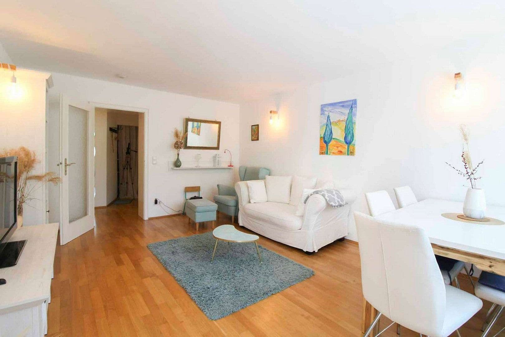 Prenájom bytu 3-izbový 74 m², München, Bavorsko Prenájom bytu 3-izbový 74 m², München, Bavorsko