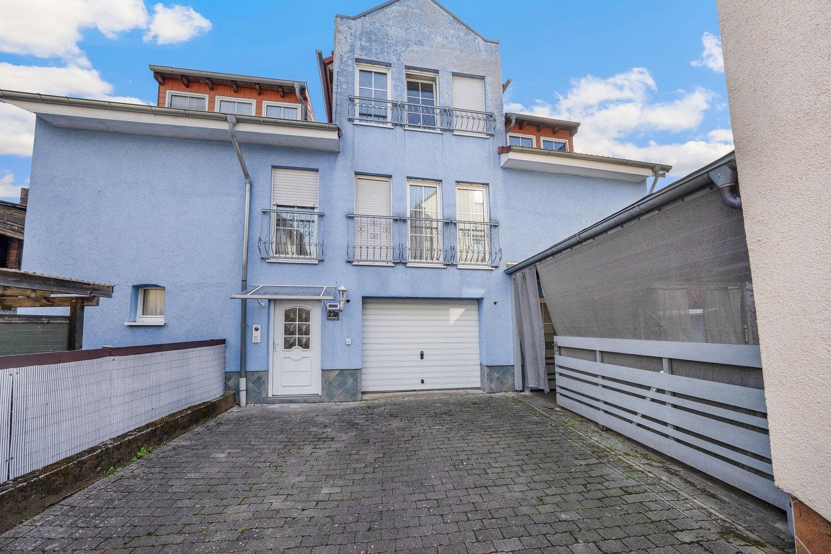 Predaj domu 182 m², pozemok 490 m², Hauptstraße 23A, Aßlar, Hesensko Predaj domu 182 m², pozemok 490 m², Hauptstraße 23A, Aßlar, Hesensko