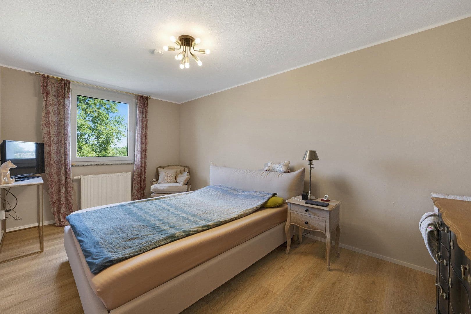 Predaj domu 134 m², pozemok 390 m², Alter Darmstädter Weg 15a, Roßdorf, Hesensko Predaj domu 134 m², pozemok 390 m², Alter Darmstädter Weg 15a, Roßdorf, Hesensko