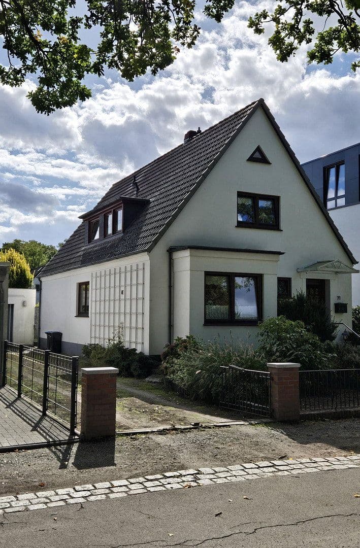 Predaj domu 135 m², pozemok 691 m², Bremen, Brémy Predaj domu 135 m², pozemok 691 m², Bremen, Brémy