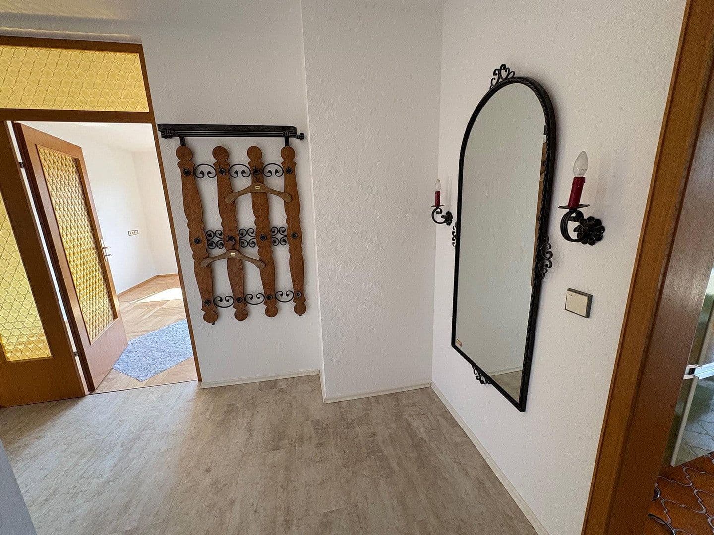 Prenájom bytu 4-izbový 107 m², Edingen-Neckarhausen, Bádensko-Wurttembersko Prenájom bytu 4-izbový 107 m², Edingen-Neckarhausen, Bádensko-Wurttembersko