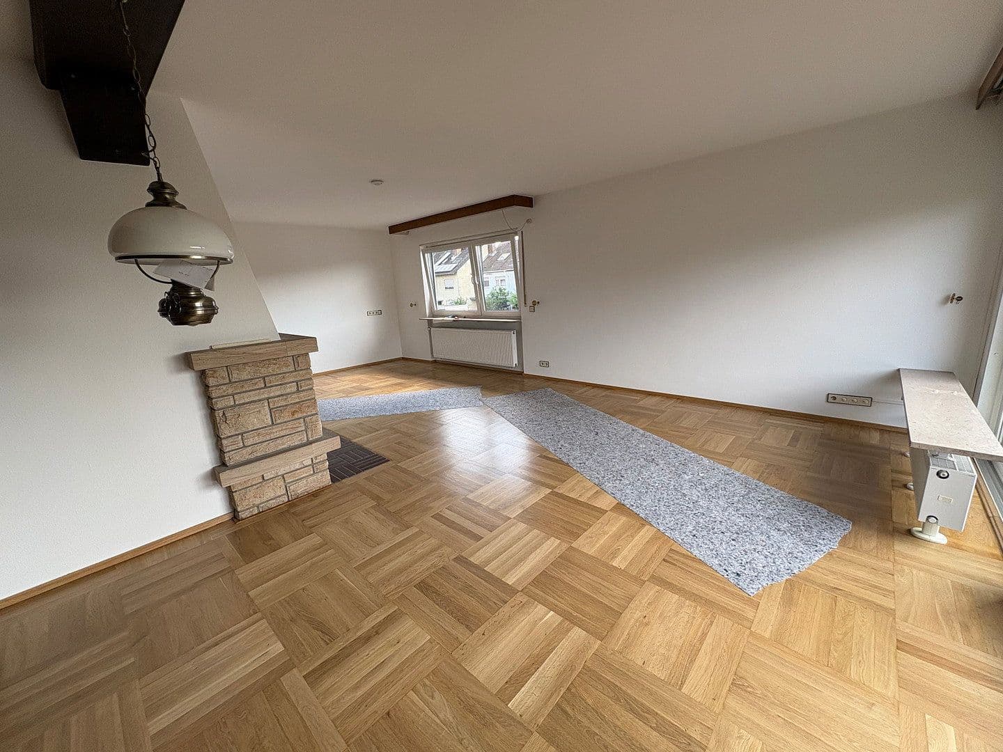 Prenájom bytu 4-izbový 107 m², Edingen-Neckarhausen, Bádensko-Wurttembersko Prenájom bytu 4-izbový 107 m², Edingen-Neckarhausen, Bádensko-Wurttembersko
