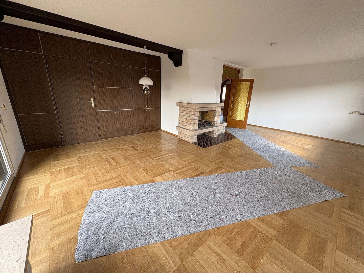 Prenájom bytu 4-izbový 107 m², Edingen-Neckarhausen, Bádensko-Wurttembersko Prenájom bytu 4-izbový 107 m², Edingen-Neckarhausen, Bádensko-Wurttembersko