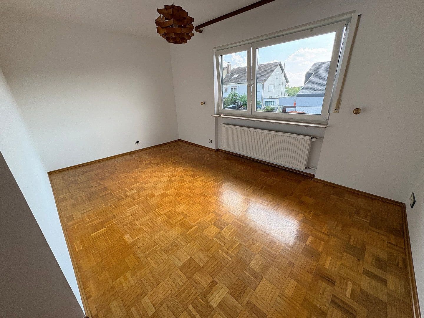 Prenájom bytu 4-izbový 107 m², Edingen-Neckarhausen, Bádensko-Wurttembersko Prenájom bytu 4-izbový 107 m², Edingen-Neckarhausen, Bádensko-Wurttembersko