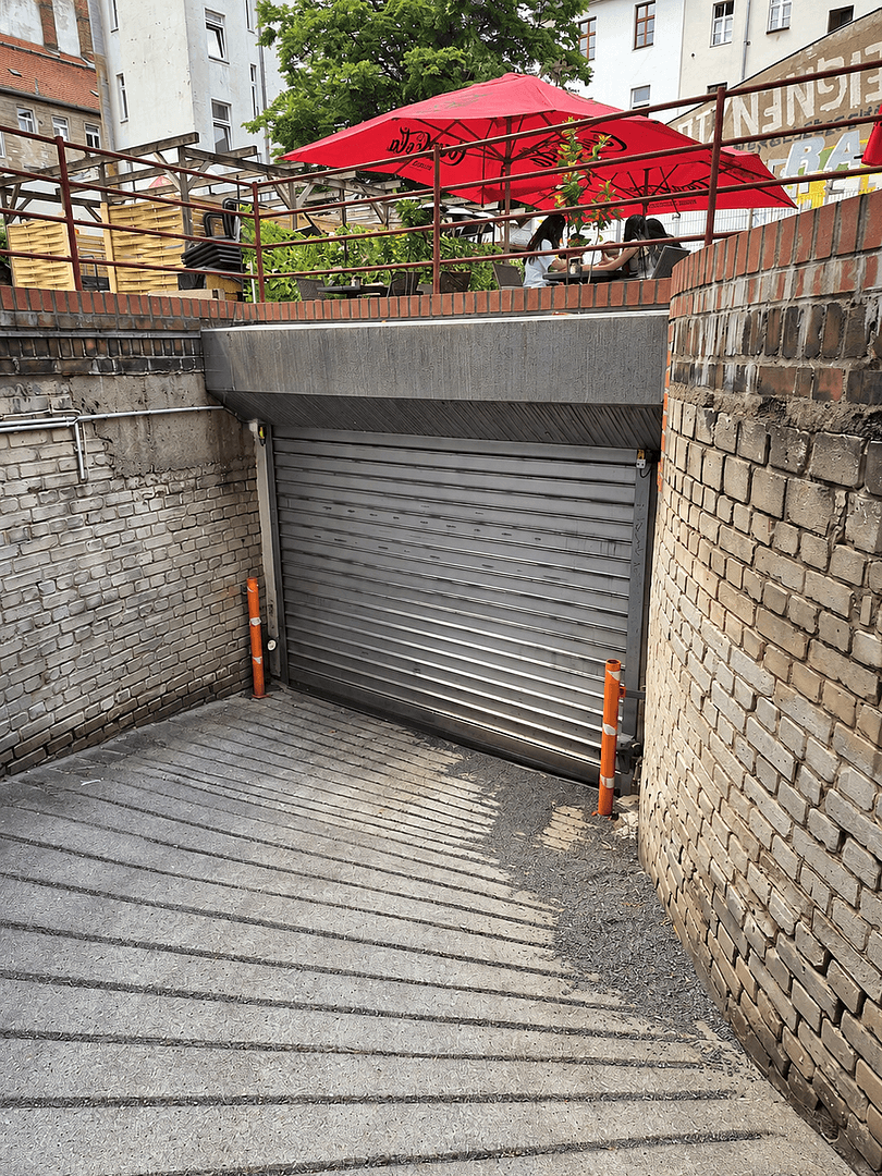 Prenájom garáže 13 m², Gneisenaustr. 3, Berlin, Berlín Prenájom garáže 13 m², Gneisenaustr. 3, Berlin, Berlín