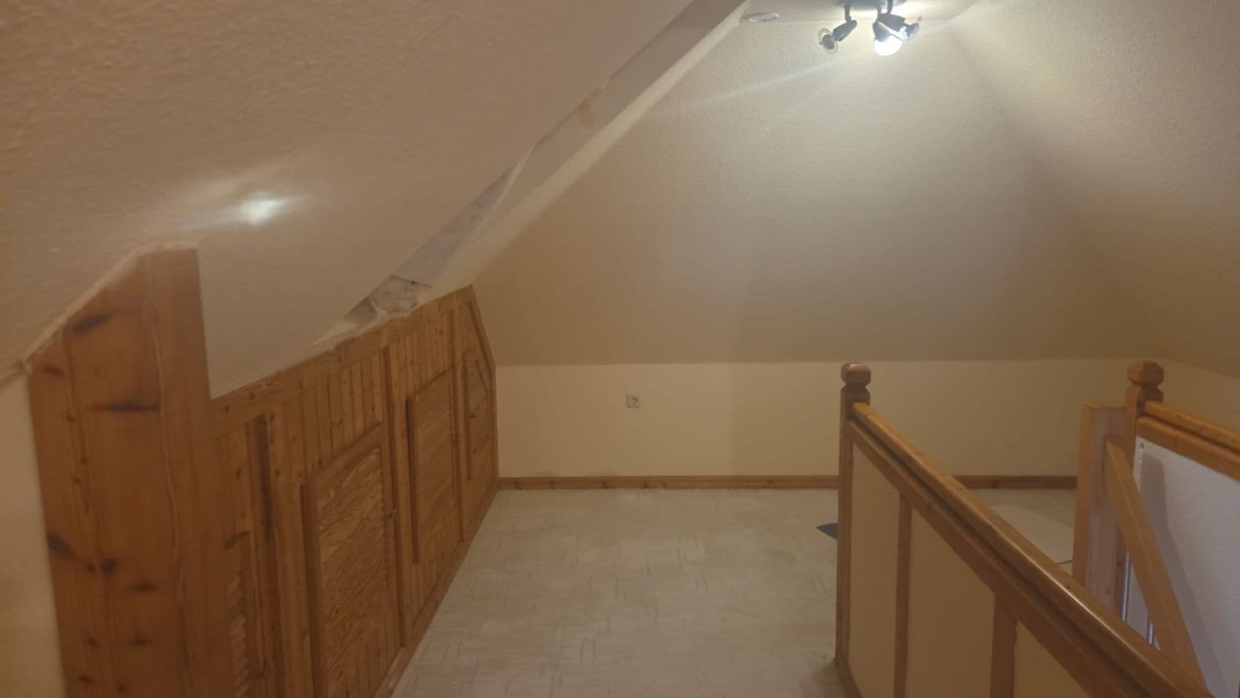 Prenájom bytu 3-izbový 126 m², Beckdorf, Dolné Sasko Prenájom bytu 3-izbový 126 m², Beckdorf, Dolné Sasko