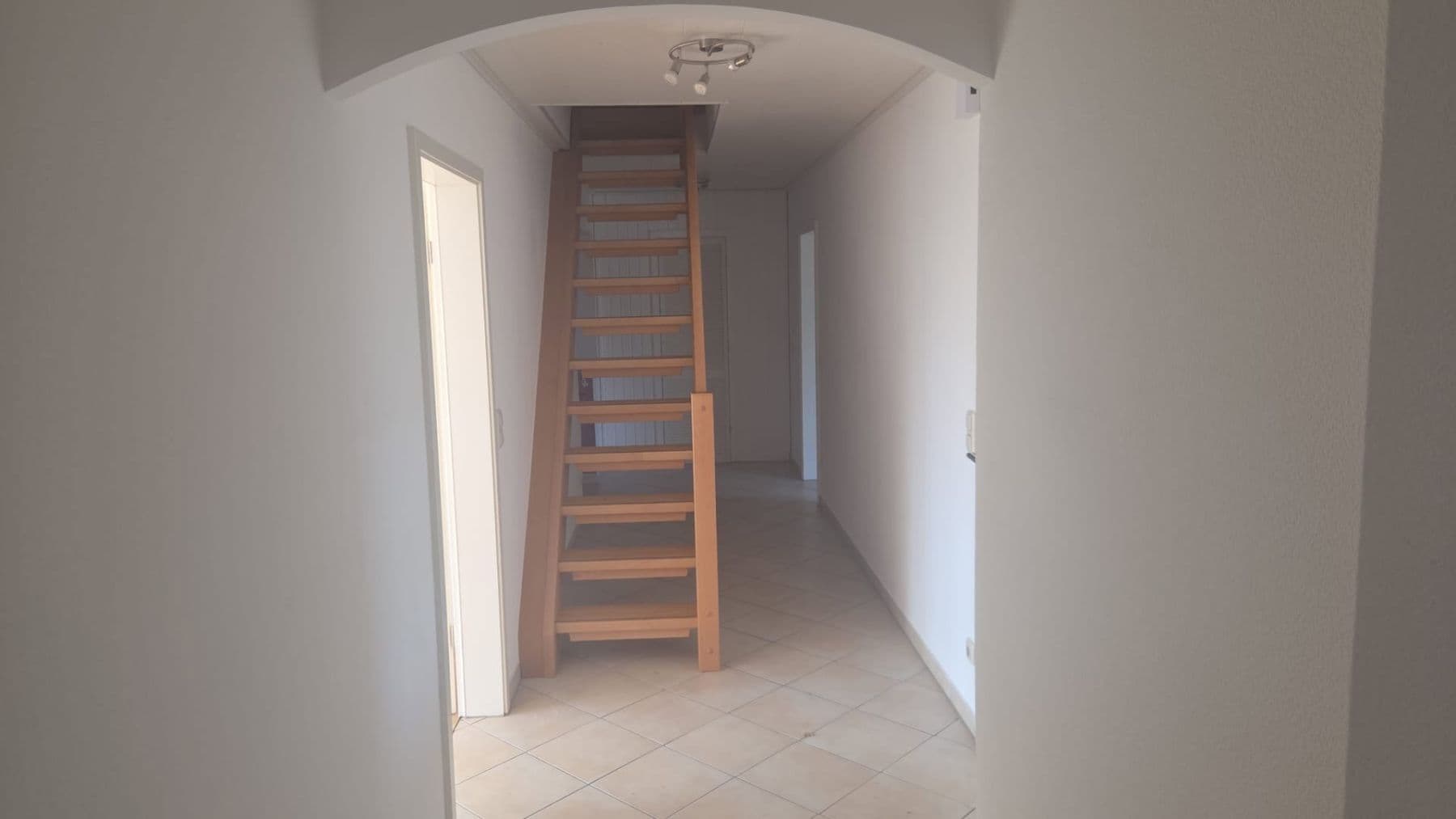 Prenájom bytu 3-izbový 126 m², Beckdorf, Dolné Sasko Prenájom bytu 3-izbový 126 m², Beckdorf, Dolné Sasko