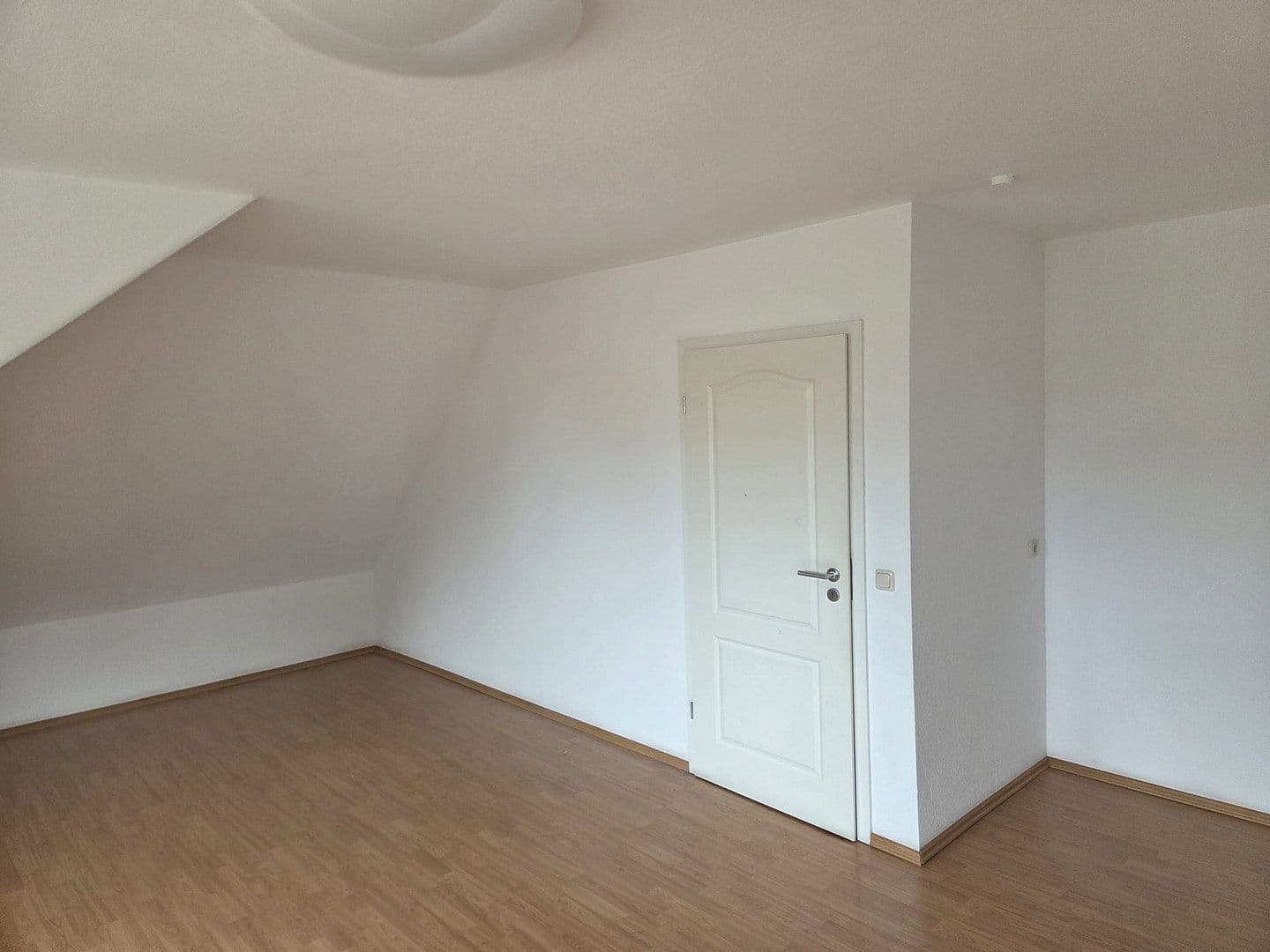 Prenájom bytu 3-izbový 126 m², Beckdorf, Dolné Sasko Prenájom bytu 3-izbový 126 m², Beckdorf, Dolné Sasko