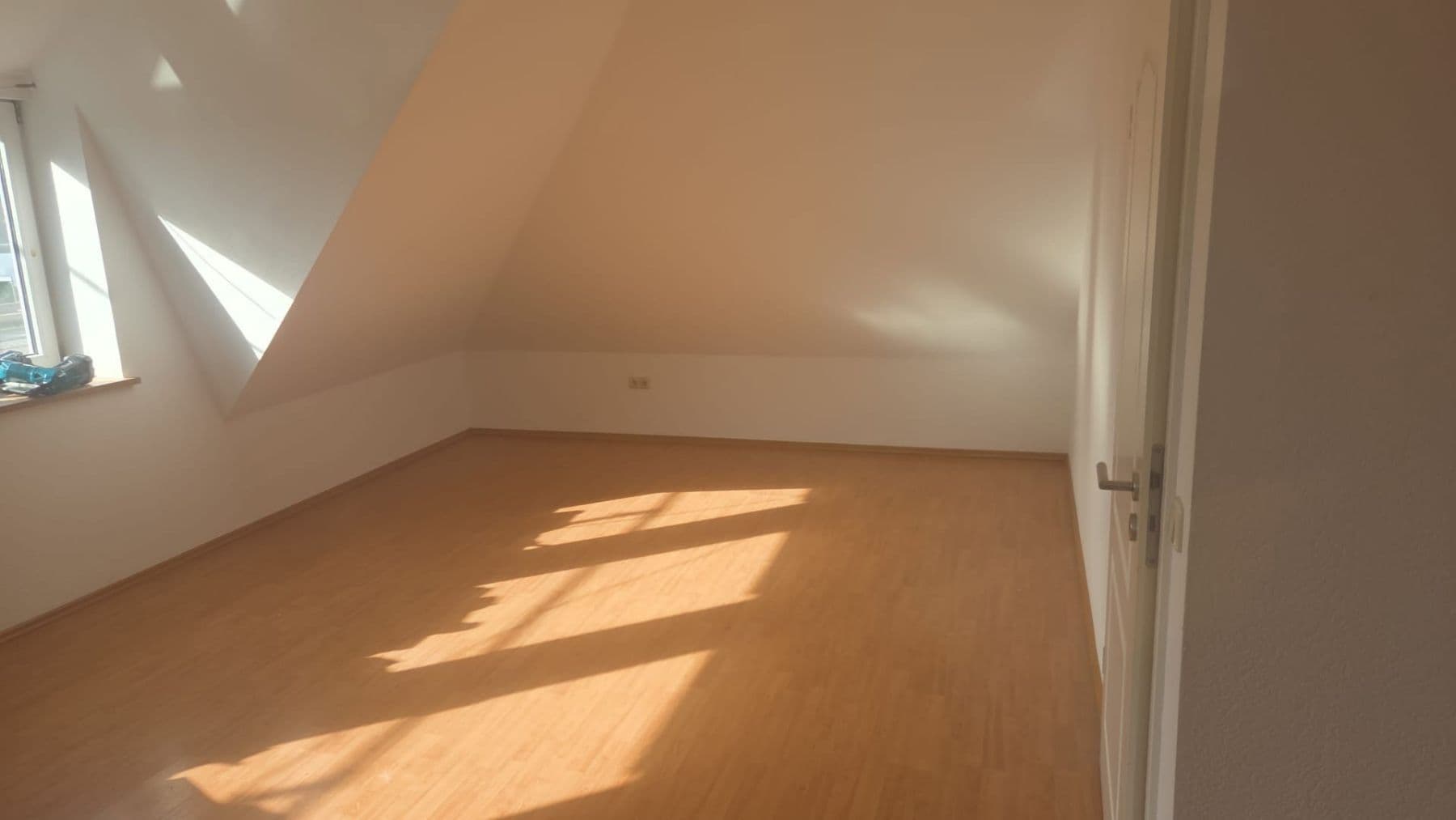 Prenájom bytu 3-izbový 126 m², Beckdorf, Dolné Sasko Prenájom bytu 3-izbový 126 m², Beckdorf, Dolné Sasko
