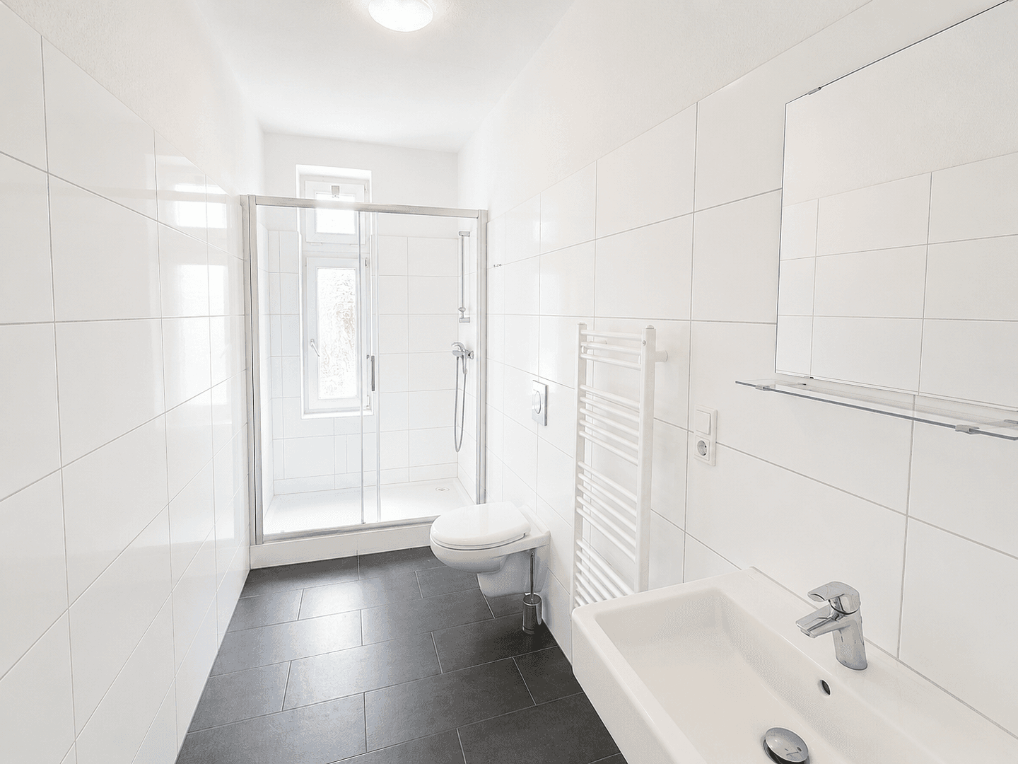 Prenájom bytu 4-izbový 85 m², Schillerstr. 5a, Wilhelmshaven, Dolné Sasko Prenájom bytu 4-izbový 85 m², Schillerstr. 5a, Wilhelmshaven, Dolné Sasko