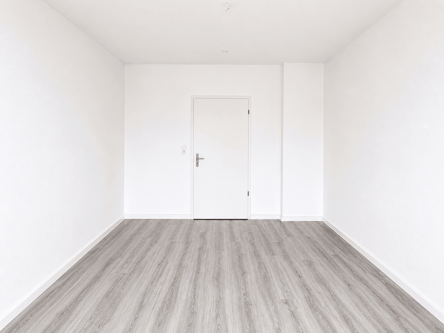 Prenájom bytu 4-izbový 85 m², Schillerstr. 5a, Wilhelmshaven, Dolné Sasko Prenájom bytu 4-izbový 85 m², Schillerstr. 5a, Wilhelmshaven, Dolné Sasko