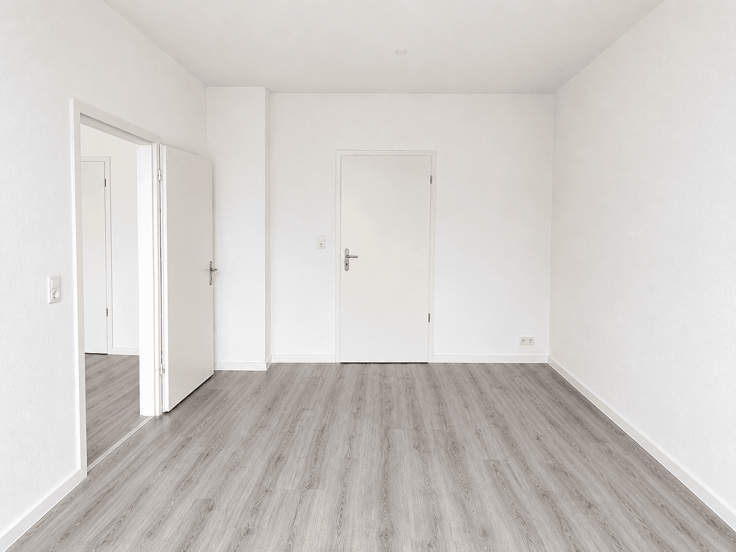 Prenájom bytu 4-izbový 85 m², Schillerstr. 5a, Wilhelmshaven, Dolné Sasko Prenájom bytu 4-izbový 85 m², Schillerstr. 5a, Wilhelmshaven, Dolné Sasko