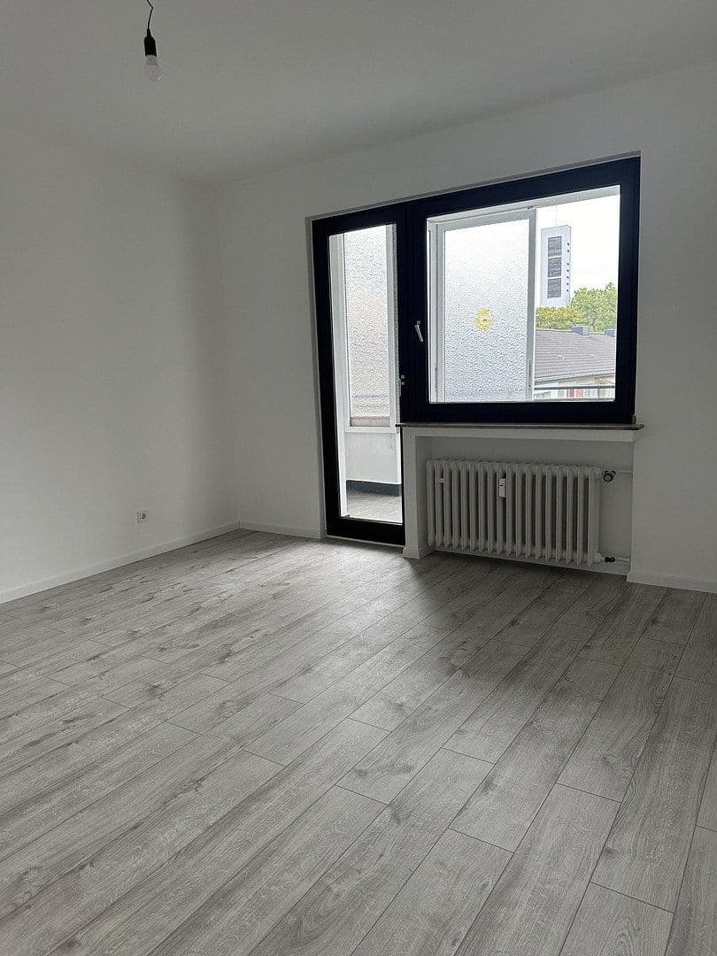 Prenájom bytu 3-izbový 91 m², Heinrichstraße 107, Düsseldorf, Severné Porýnie - Westfálsko Prenájom bytu 3-izbový 91 m², Heinrichstraße 107, Düsseldorf, Severné Porýnie - Westfálsko