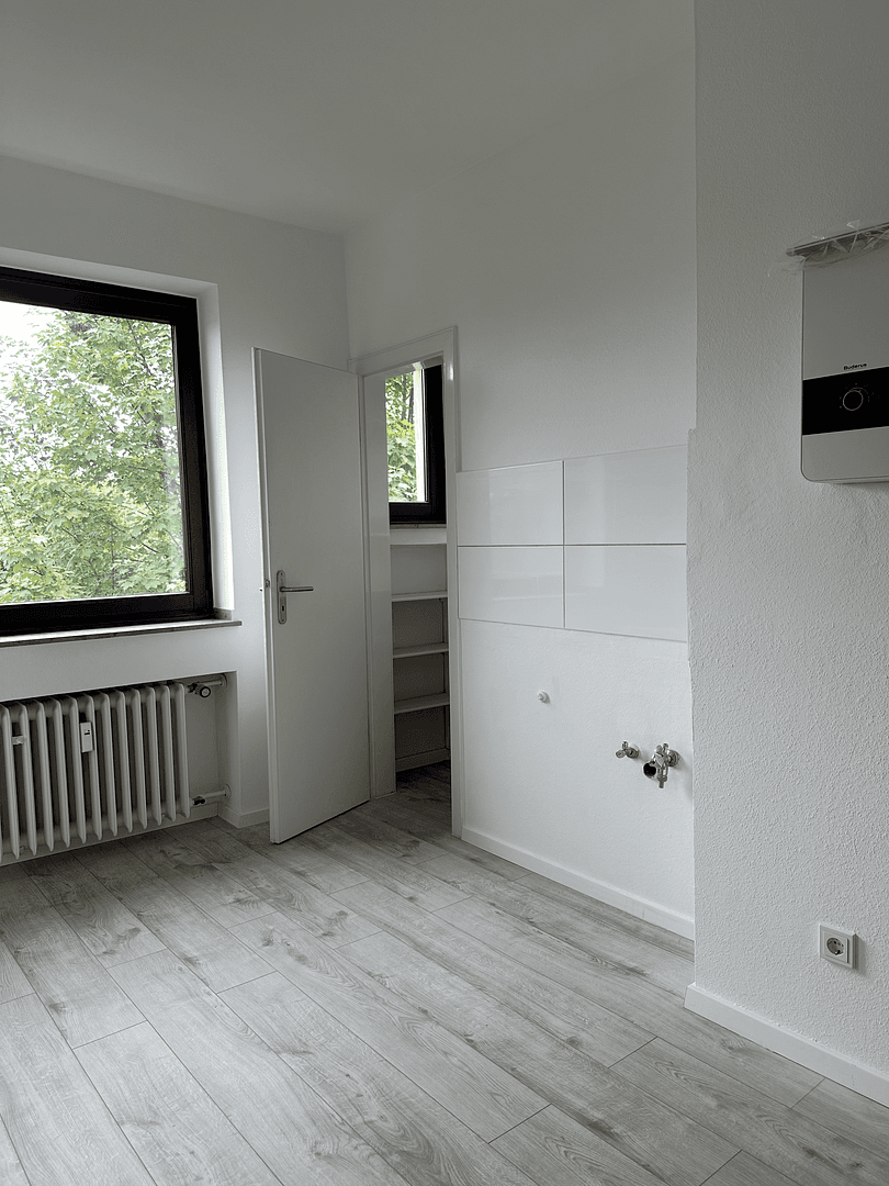 Prenájom bytu 3-izbový 91 m², Heinrichstraße 107, Düsseldorf, Severné Porýnie - Westfálsko Prenájom bytu 3-izbový 91 m², Heinrichstraße 107, Düsseldorf, Severné Porýnie - Westfálsko