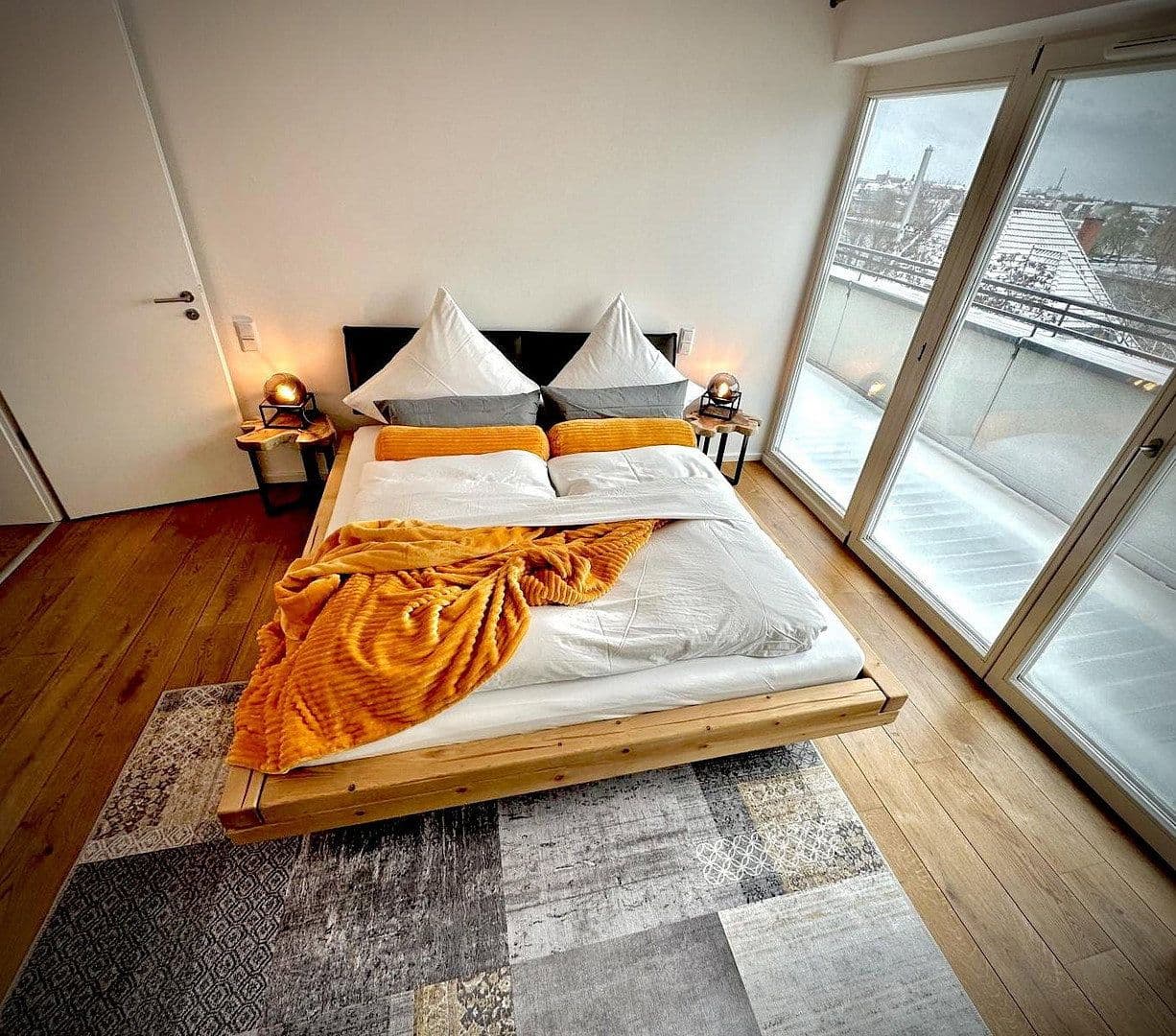 Predaj bytu 3-izbový 92 m², Gutenbergstr. 33, Berlin, Berlín Predaj bytu 3-izbový 92 m², Gutenbergstr. 33, Berlin, Berlín