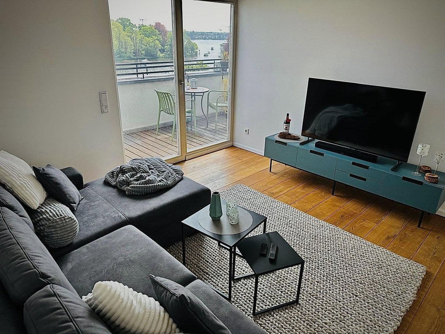 Predaj bytu 3-izbový 92 m², Gutenbergstr. 33, Berlin, Berlín Predaj bytu 3-izbový 92 m², Gutenbergstr. 33, Berlin, Berlín