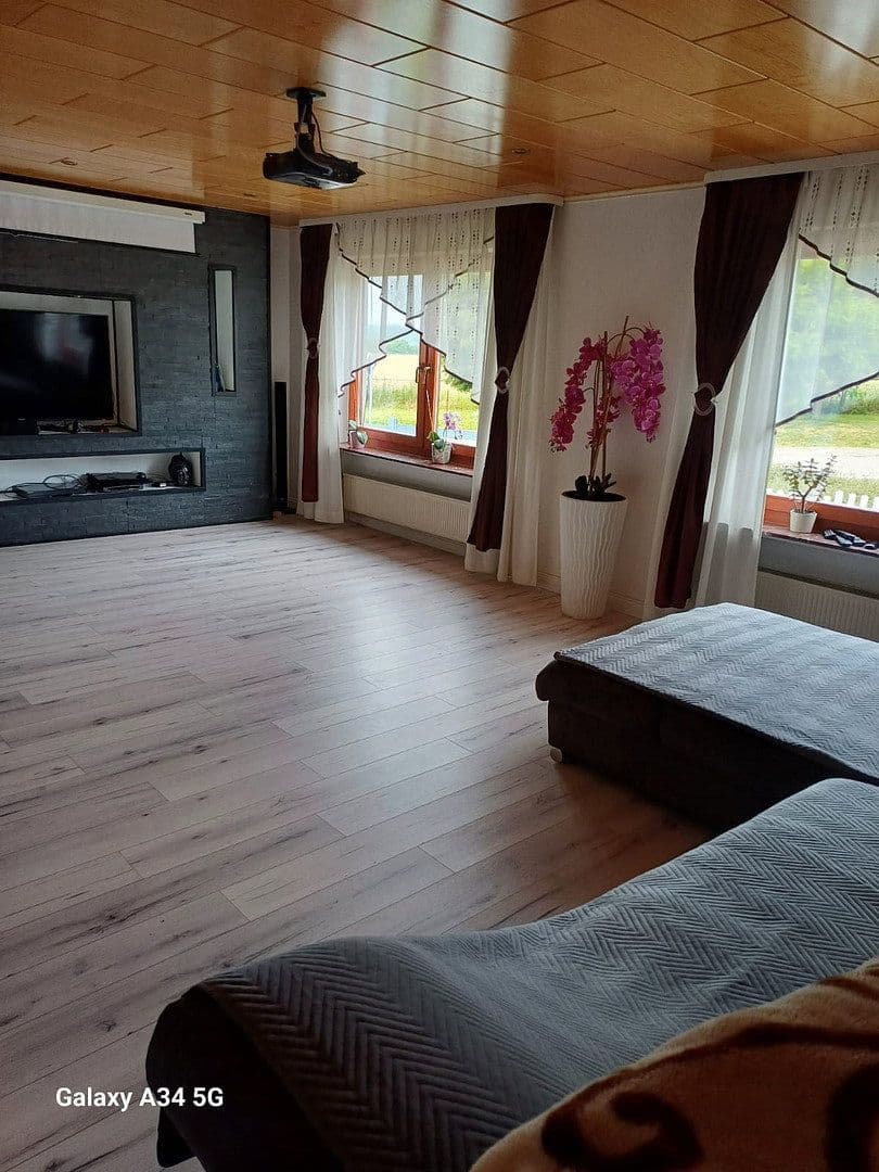 Predaj domu 180 m², pozemok 400 m², Norath, Porýnie-Falcko Predaj domu 180 m², pozemok 400 m², Norath, Porýnie-Falcko