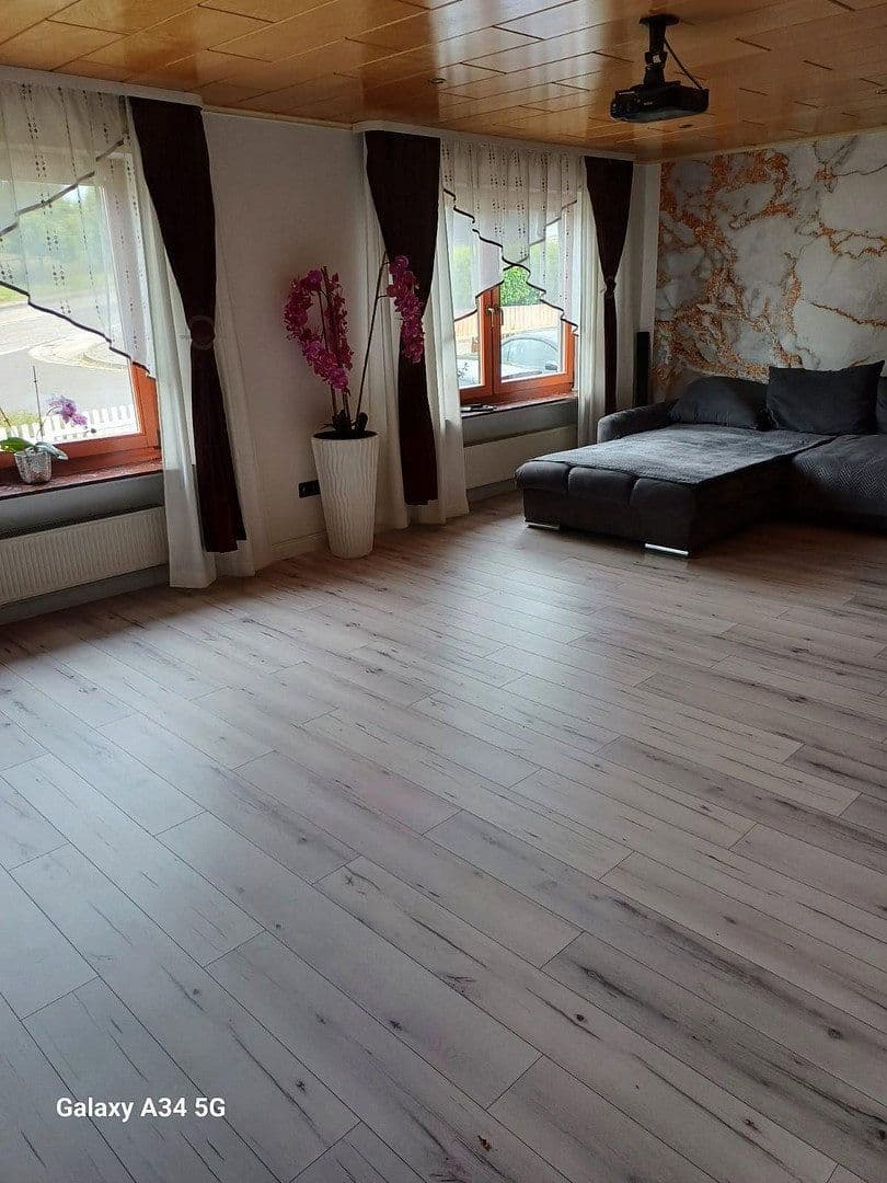 Predaj domu 180 m², pozemok 400 m², Norath, Porýnie-Falcko Predaj domu 180 m², pozemok 400 m², Norath, Porýnie-Falcko