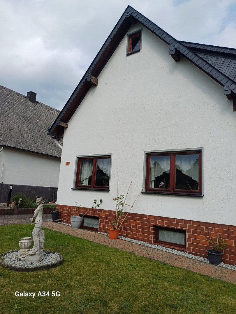 Predaj domu 180 m², pozemok 400 m², Norath, Porýnie-Falcko Predaj domu 180 m², pozemok 400 m², Norath, Porýnie-Falcko