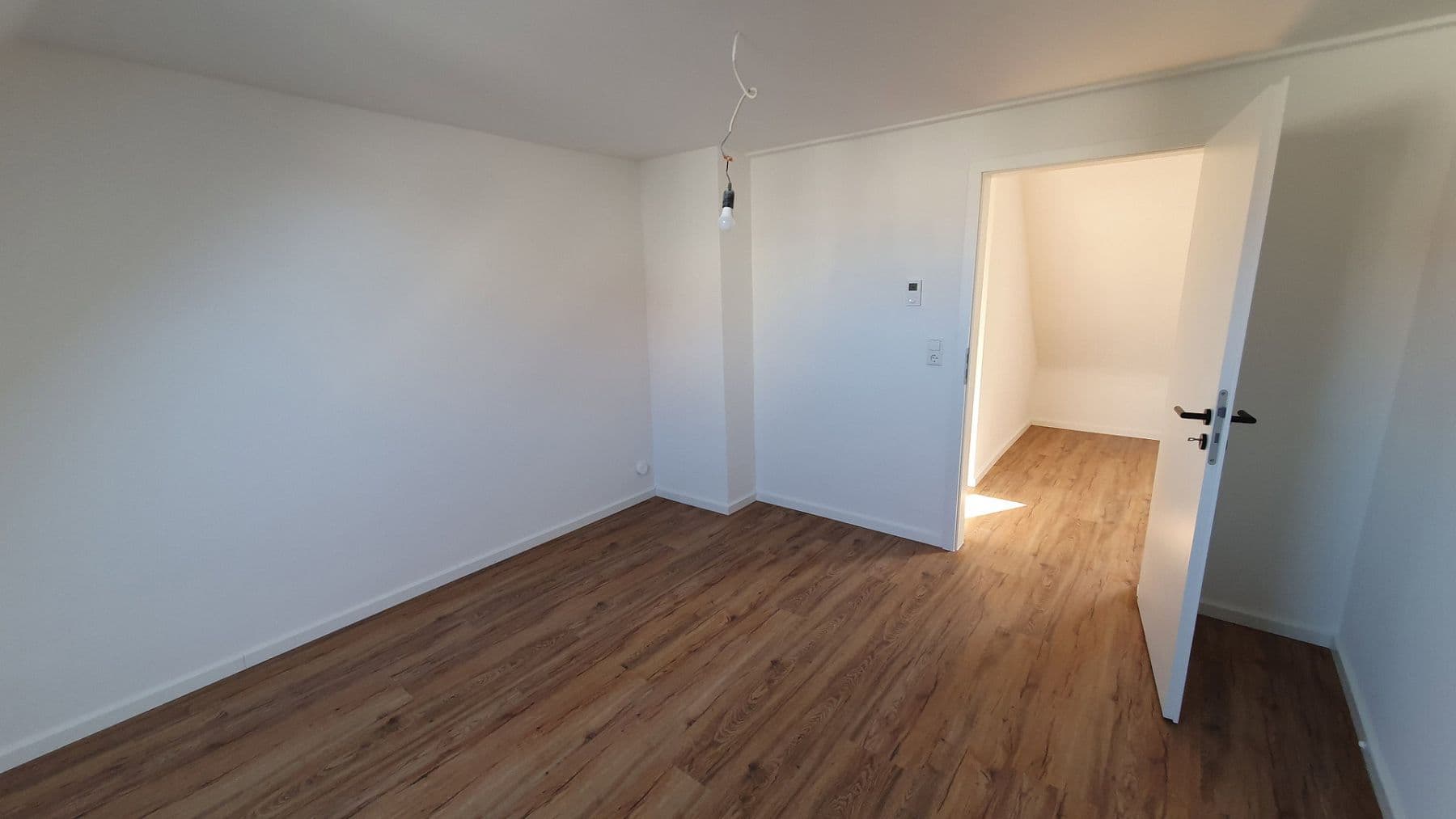 Prenájom bytu 4-izbový 85 m², Ditzingen, Bádensko-Wurttembersko Prenájom bytu 4-izbový 85 m², Ditzingen, Bádensko-Wurttembersko