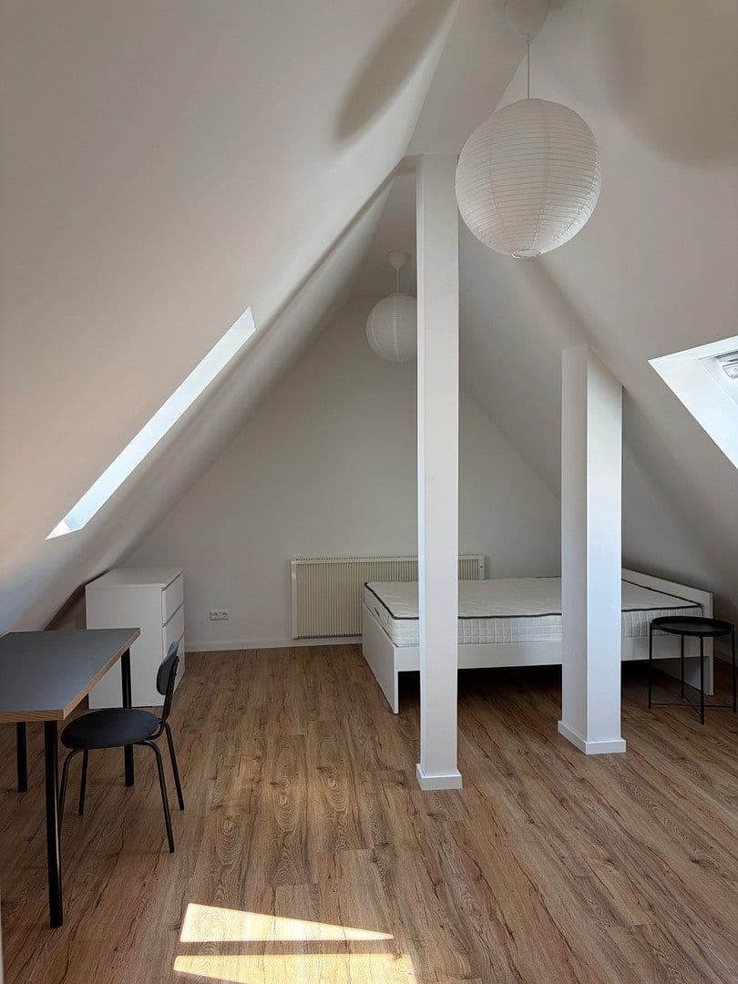 Prenájom bytu 4-izbový 85 m², Ditzingen, Bádensko-Wurttembersko Prenájom bytu 4-izbový 85 m², Ditzingen, Bádensko-Wurttembersko