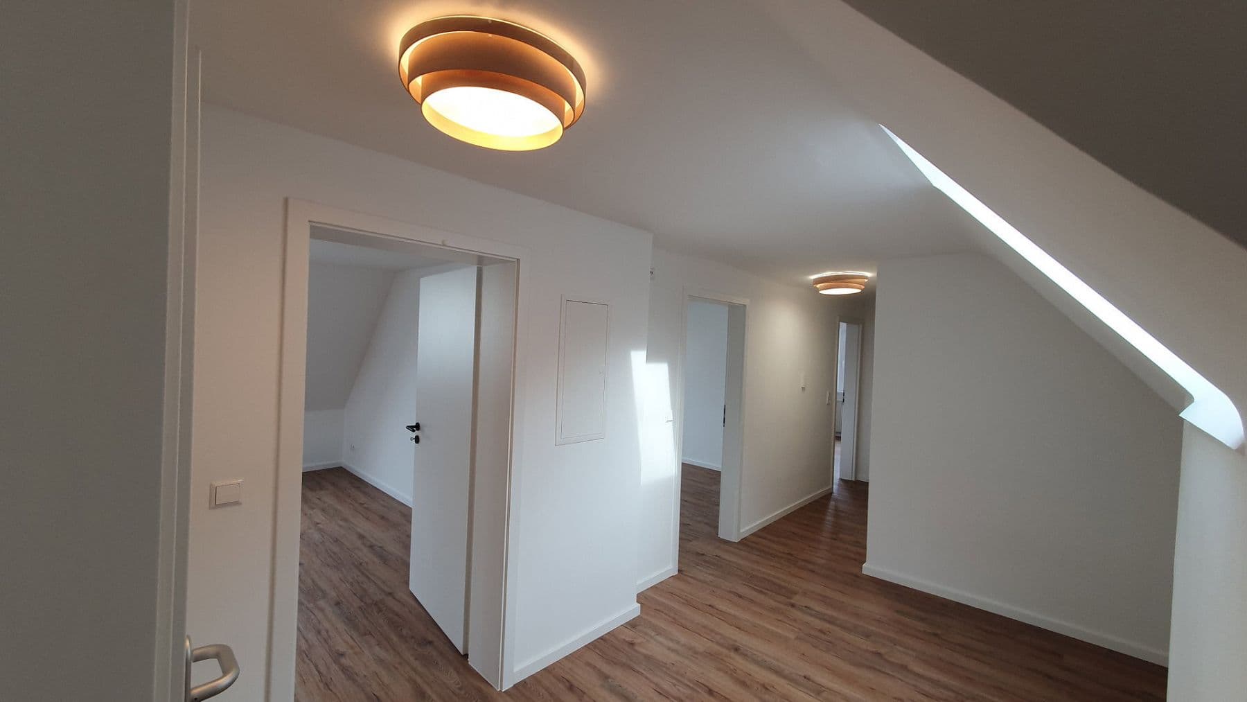 Prenájom bytu 4-izbový 85 m², Ditzingen, Bádensko-Wurttembersko Prenájom bytu 4-izbový 85 m², Ditzingen, Bádensko-Wurttembersko