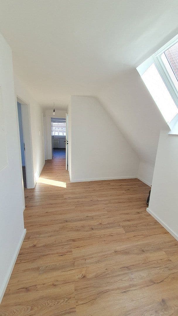 Prenájom bytu 4-izbový 85 m², Ditzingen, Bádensko-Wurttembersko Prenájom bytu 4-izbový 85 m², Ditzingen, Bádensko-Wurttembersko
