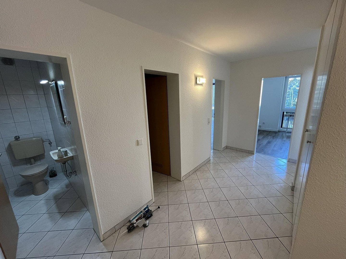 Prenájom bytu 3-izbový 95 m², Alter Kirchweg 6, Langenfeld (Rheinland), Severné Porýnie - Westfálsko Prenájom bytu 3-izbový 95 m², Alter Kirchweg 6, Langenfeld (Rheinland), Severné Porýnie - Westfálsko