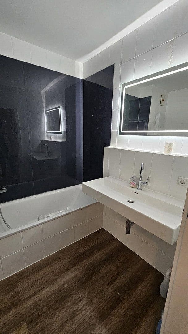 Prenájom bytu 3-izbový 89 m², Linzgaustraße 10, Uhldingen-Mühlhofen, Bádensko-Wurttembersko Prenájom bytu 3-izbový 89 m², Linzgaustraße 10, Uhldingen-Mühlhofen, Bádensko-Wurttembersko