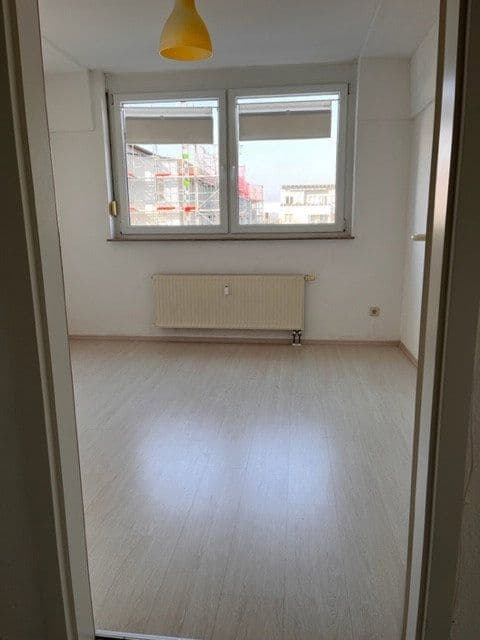 Prenájom bytu 3-izbový 82 m², Kastanienallee 17, Ludwigsburg, Bádensko-Wurttembersko Prenájom bytu 3-izbový 82 m², Kastanienallee 17, Ludwigsburg, Bádensko-Wurttembersko