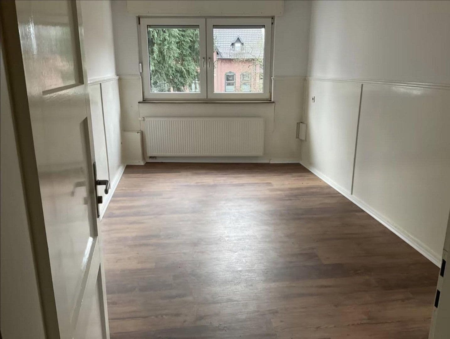 Prenájom nebytového priestoru 330 m², Tönisvorst, Severné Porýnie - Westfálsko Prenájom nebytového priestoru 330 m², Tönisvorst, Severné Porýnie - Westfálsko