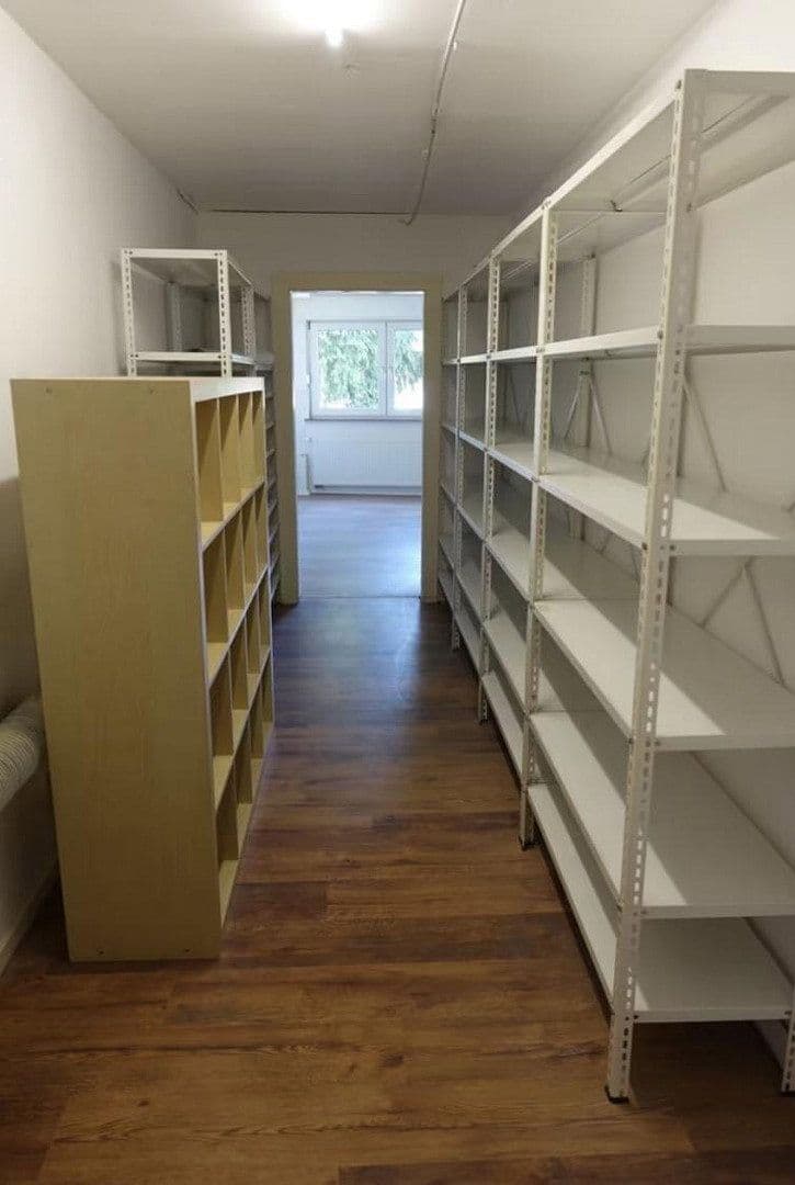 Prenájom nebytového priestoru 330 m², Tönisvorst, Severné Porýnie - Westfálsko Prenájom nebytového priestoru 330 m², Tönisvorst, Severné Porýnie - Westfálsko