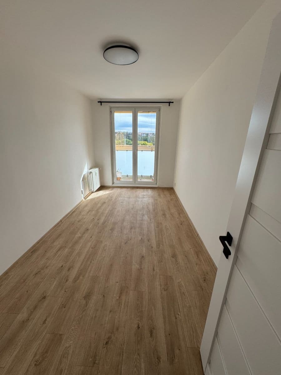 Prenájom bytu 4-izbový 76 m², Jordana Jovkova, Praha, Praha Prenájom bytu 4-izbový 76 m², Jordana Jovkova, Praha, Praha