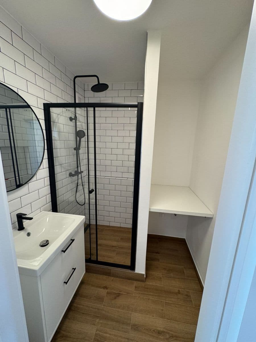 Prenájom bytu 4-izbový 76 m², Jordana Jovkova, Praha, Praha Prenájom bytu 4-izbový 76 m², Jordana Jovkova, Praha, Praha