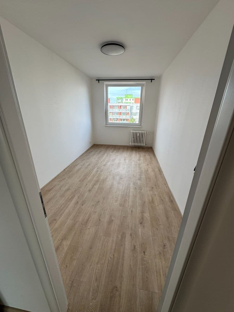 Prenájom bytu 4-izbový 76 m², Jordana Jovkova, Praha, Praha Prenájom bytu 4-izbový 76 m², Jordana Jovkova, Praha, Praha