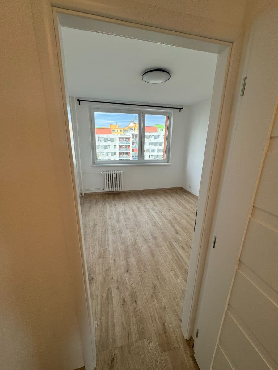 Prenájom bytu 4-izbový 76 m², Jordana Jovkova, Praha, Praha Prenájom bytu 4-izbový 76 m², Jordana Jovkova, Praha, Praha