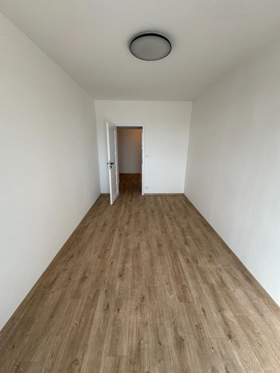 Prenájom bytu 4-izbový 76 m², Jordana Jovkova, Praha, Praha Prenájom bytu 4-izbový 76 m², Jordana Jovkova, Praha, Praha