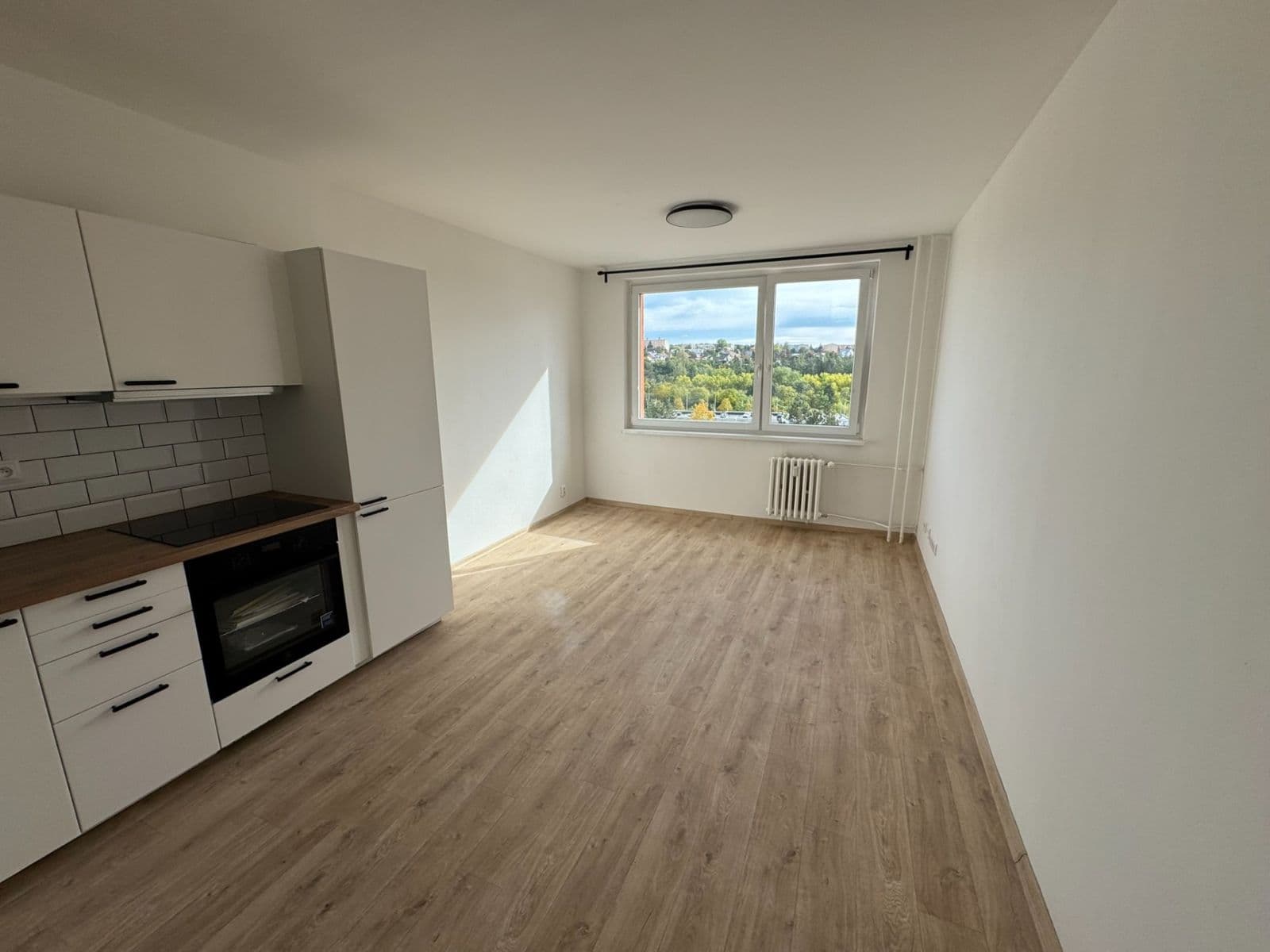 Prenájom bytu 4-izbový 76 m², Jordana Jovkova, Praha, Praha Prenájom bytu 4-izbový 76 m², Jordana Jovkova, Praha, Praha