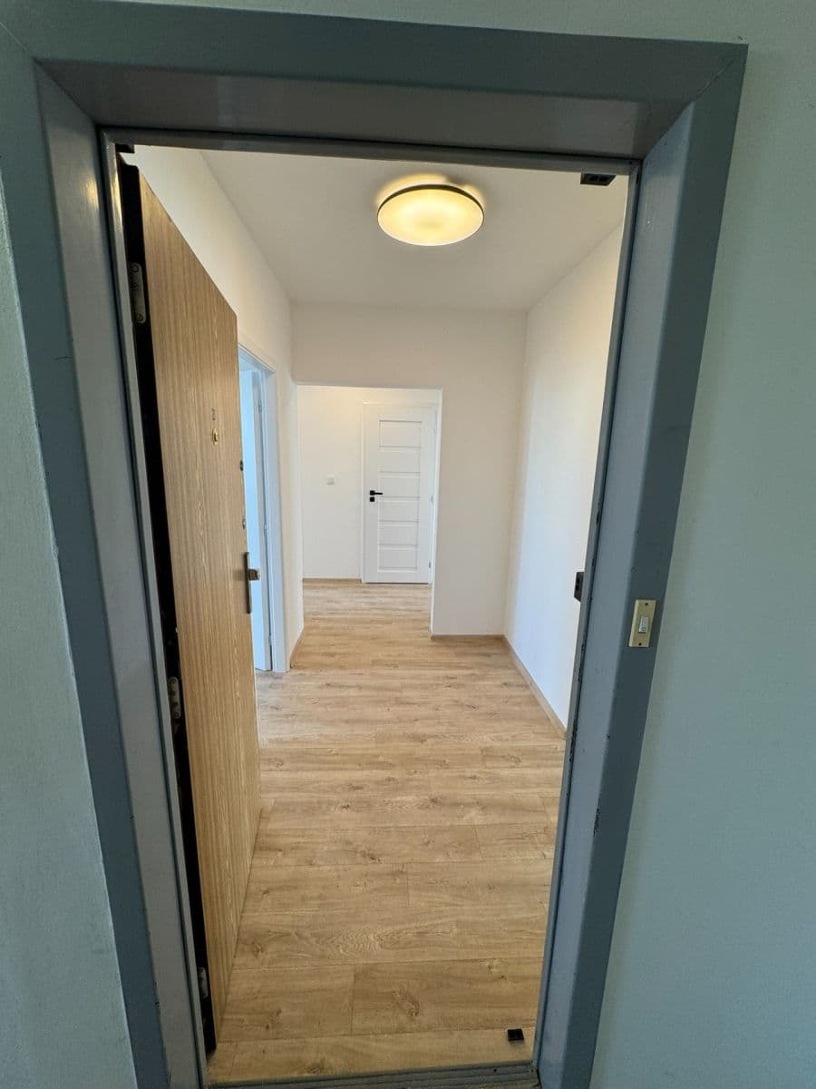 Prenájom bytu 4-izbový 76 m², Jordana Jovkova, Praha, Praha Prenájom bytu 4-izbový 76 m², Jordana Jovkova, Praha, Praha