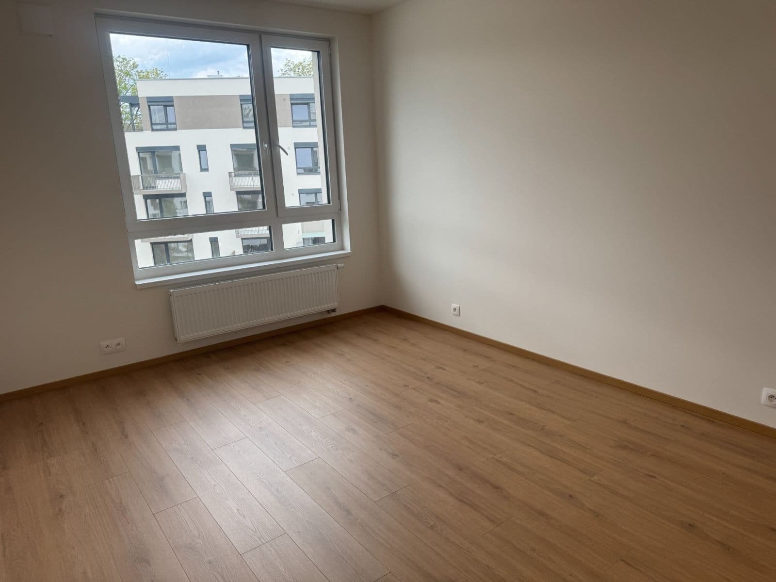 Prenájom bytu 3-izbový 76 m², Ke stadionu, Kladno, Středočeský kraj Prenájom bytu 3-izbový 76 m², Ke stadionu, Kladno, Středočeský kraj