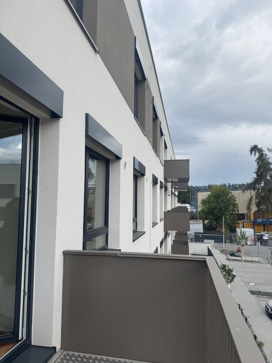 Prenájom bytu 3-izbový 76 m², Ke stadionu, Kladno, Středočeský kraj Prenájom bytu 3-izbový 76 m², Ke stadionu, Kladno, Středočeský kraj