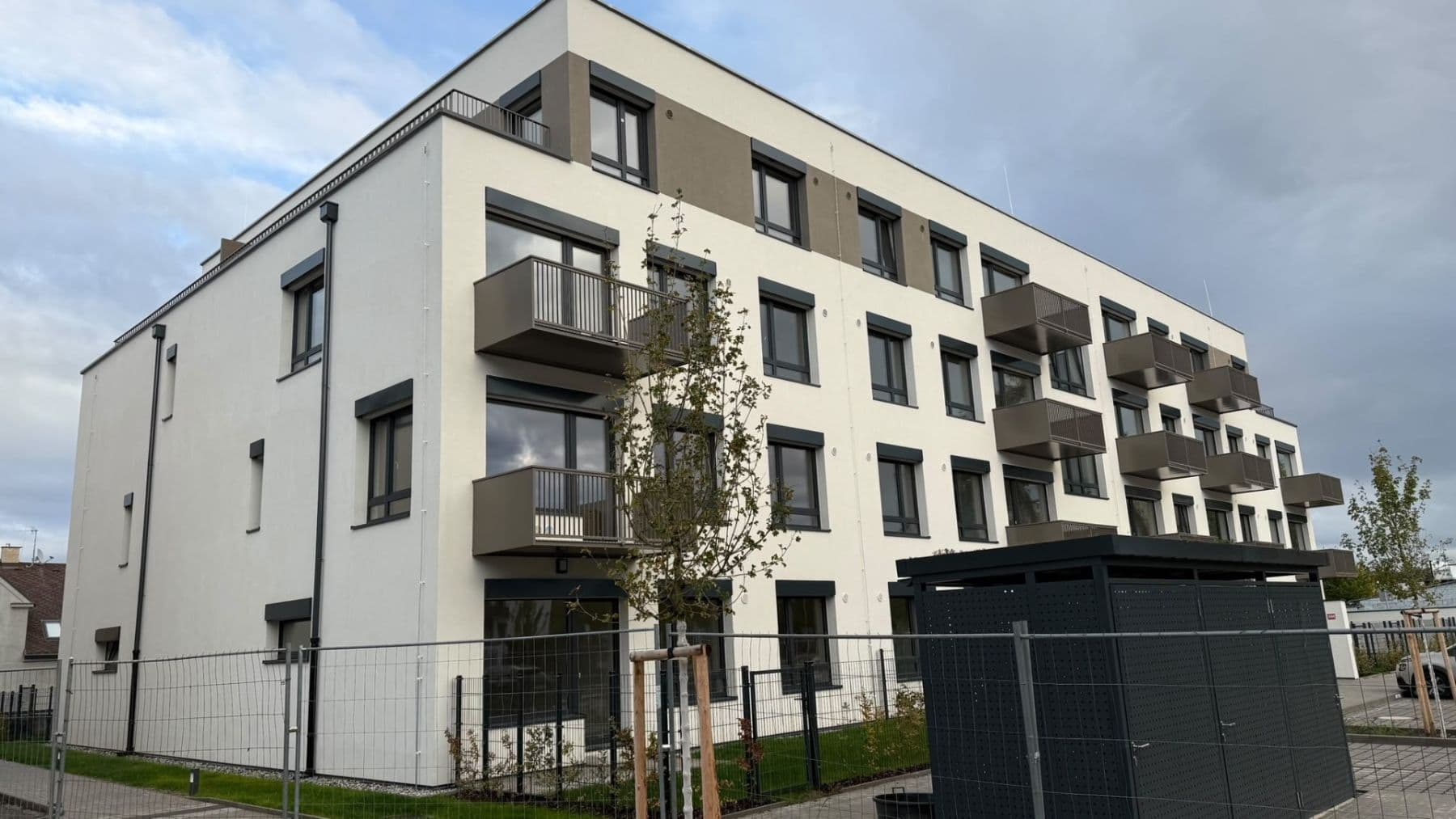 Prenájom bytu 3-izbový 76 m², Ke stadionu, Kladno, Středočeský kraj Prenájom bytu 3-izbový 76 m², Ke stadionu, Kladno, Středočeský kraj