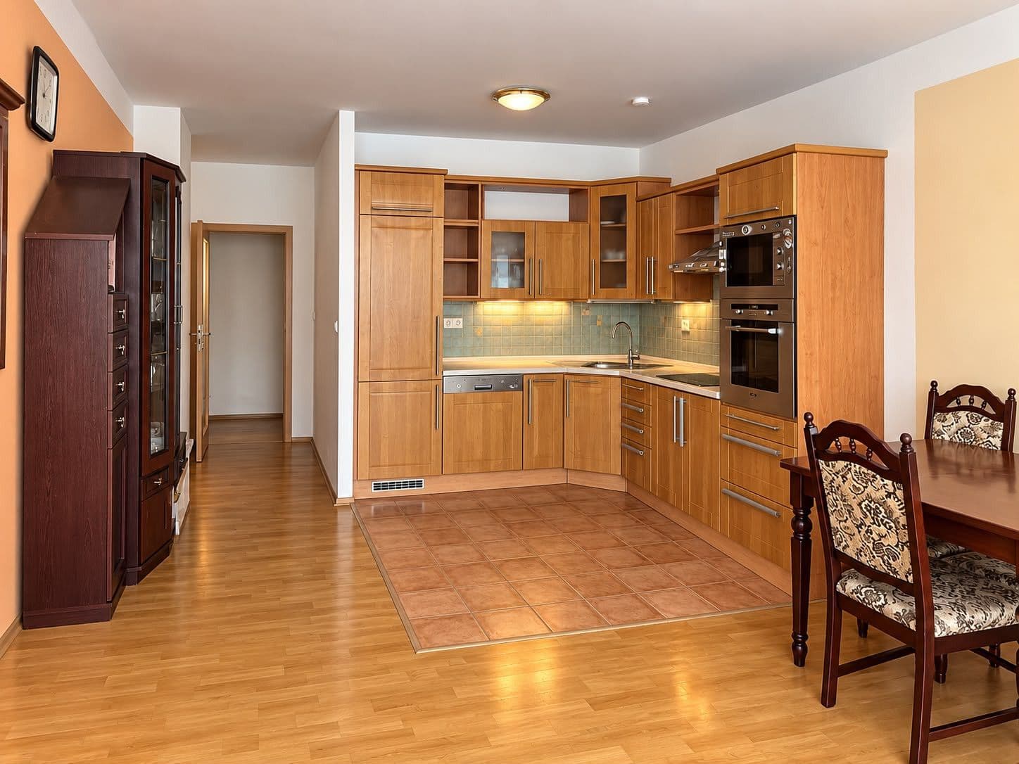 Prenájom bytu 3-izbový 101 m², Voskovcova, Praha, Praha Prenájom bytu 3-izbový 101 m², Voskovcova, Praha, Praha