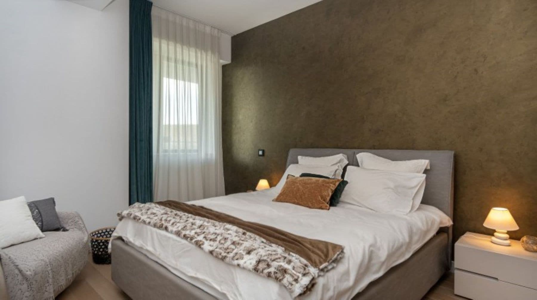 Prenájom bytu 2-izbový 70 m², Letohradská, Praha, Praha Prenájom bytu 2-izbový 70 m², Letohradská, Praha, Praha