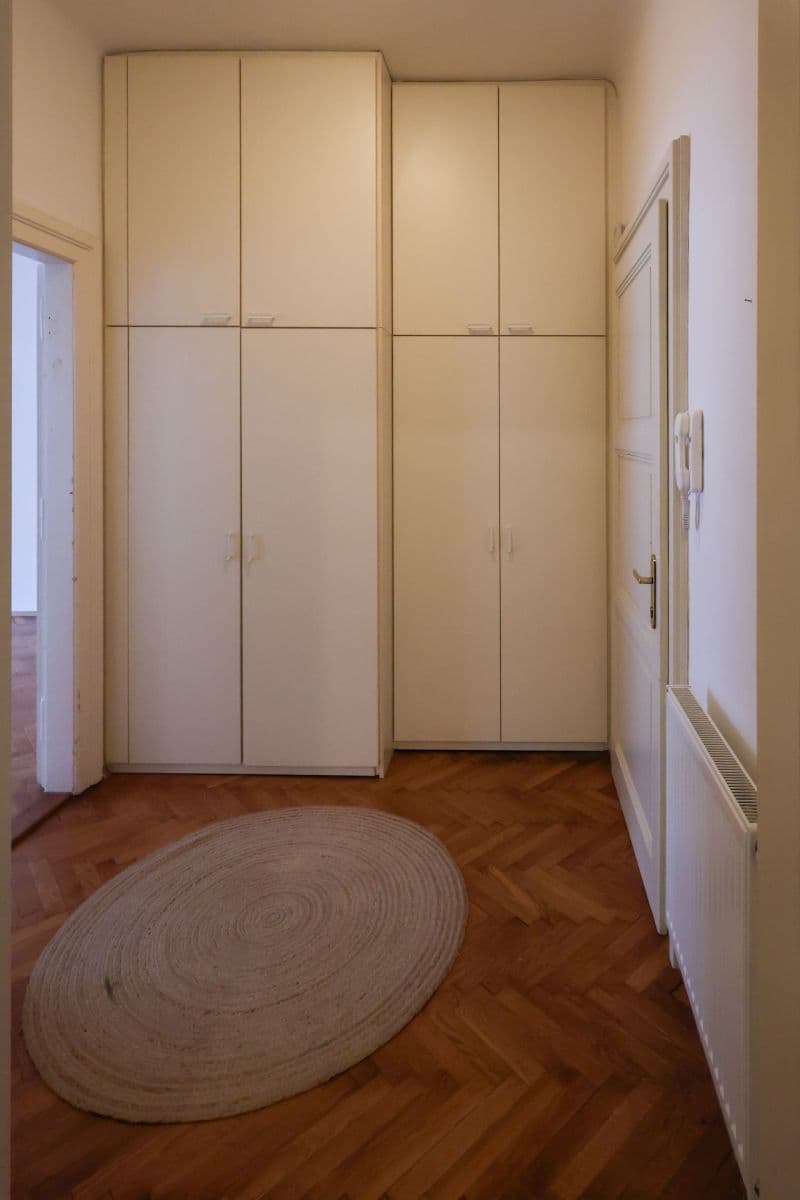 Prenájom bytu 2-izbový 110 m², Na Hutích, Praha, Praha Prenájom bytu 2-izbový 110 m², Na Hutích, Praha, Praha