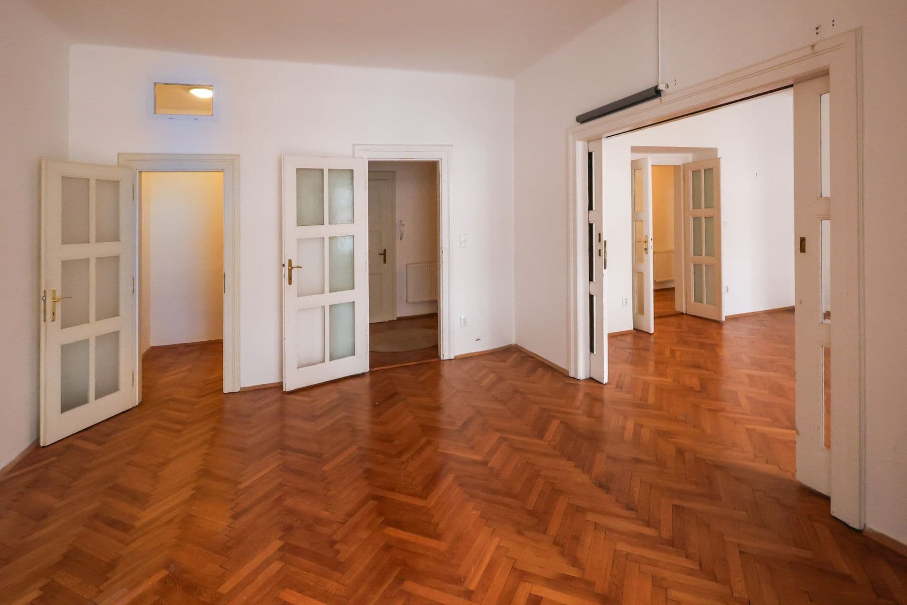 Prenájom bytu 2-izbový 110 m², Na Hutích, Praha, Praha Prenájom bytu 2-izbový 110 m², Na Hutích, Praha, Praha