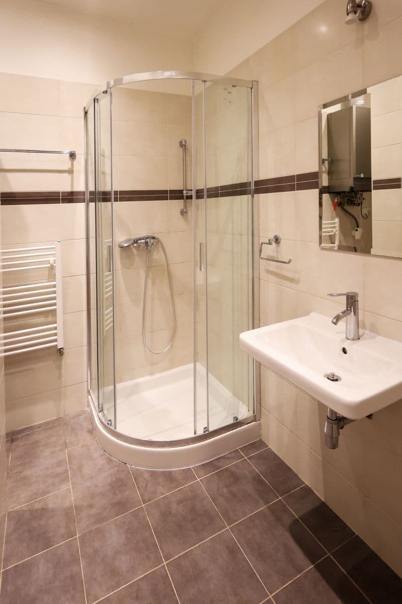 Prenájom bytu 2-izbový 110 m², Na Hutích, Praha, Praha Prenájom bytu 2-izbový 110 m², Na Hutích, Praha, Praha
