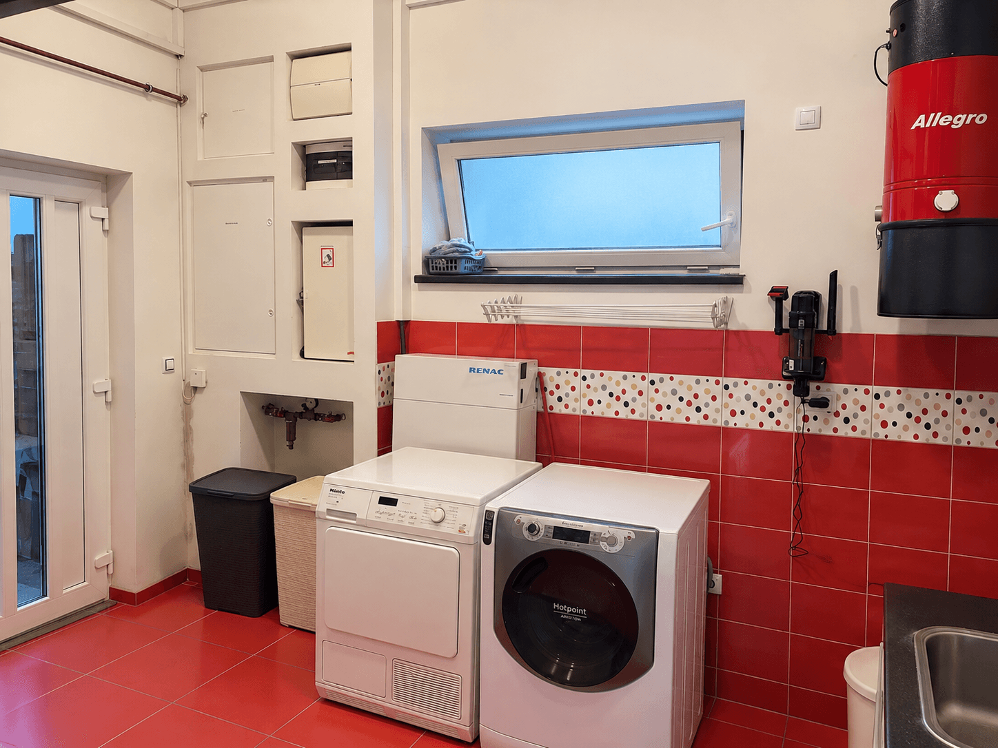 Prenájom domu 290 m², pozemok 1.400 m², Na Vyhlídce, Králův Dvůr, Středočeský kraj Prenájom domu 290 m², pozemok 1.400 m², Na Vyhlídce, Králův Dvůr, Středočeský kraj