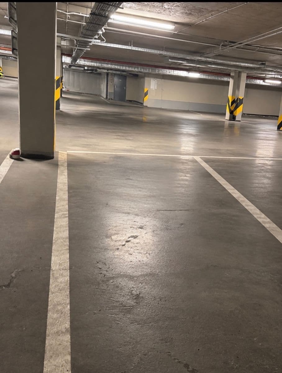Prenájom garáže 13 m², Korunní, Praha, Praha Prenájom garáže 13 m², Korunní, Praha, Praha