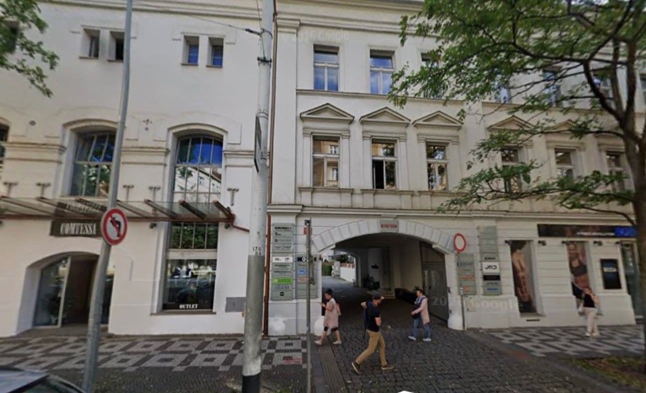Prenájom garáže 13 m², Korunní, Praha, Praha Prenájom garáže 13 m², Korunní, Praha, Praha